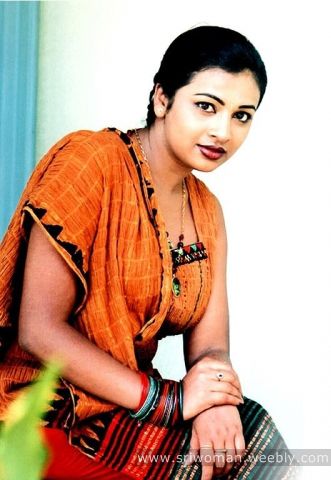 we are FIRST: Kanchana Mendis hot figure rare pictures